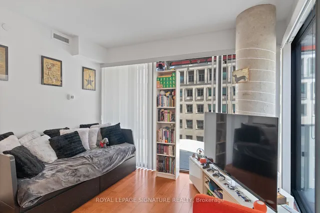 Additional property image - 215 Queen St Unit 711