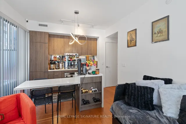 Additional property image - 215 Queen St Unit 711