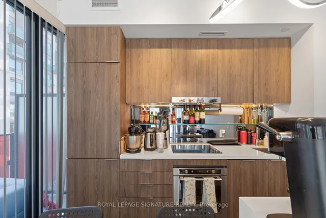Additional property image - 215 Queen St Unit 711