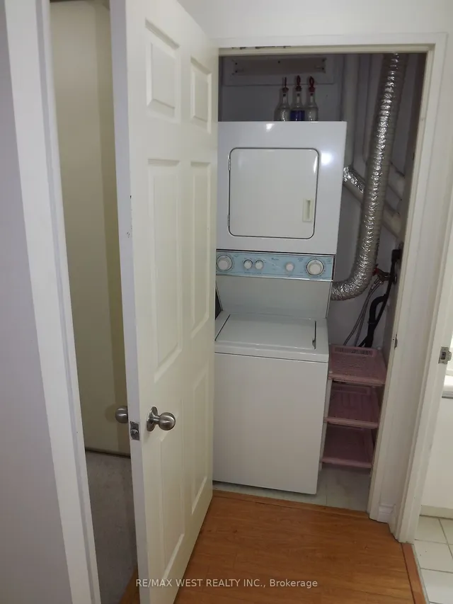 Additional property image - 7 Bishop Ave Unit 2203