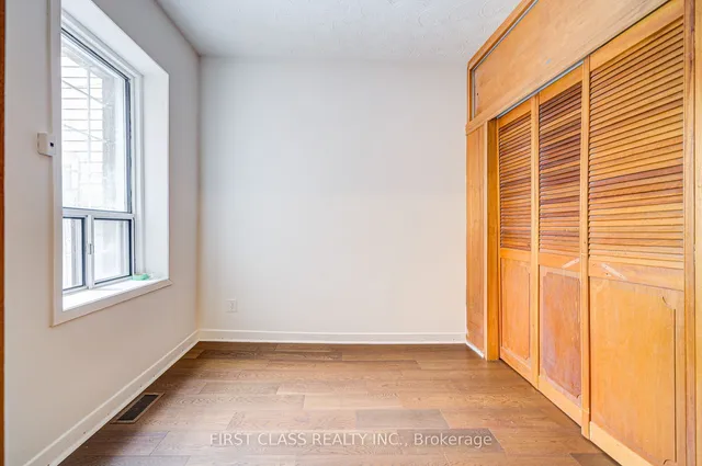 Additional property image - 3 Clinton Pl