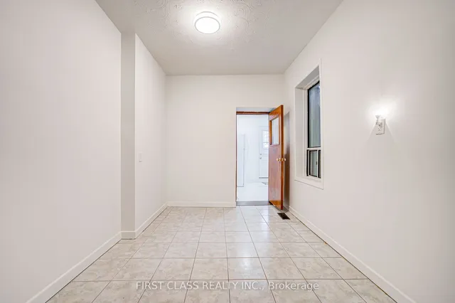 Additional property image - 3 Clinton Pl
