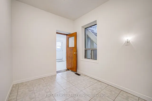 Additional property image - 3 Clinton Pl