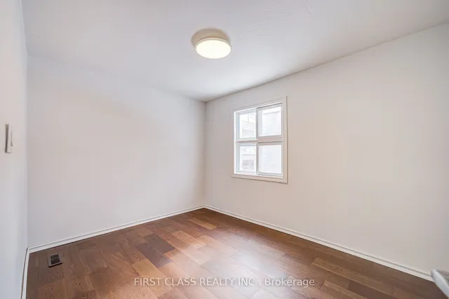 Additional property image - 3 Clinton Pl