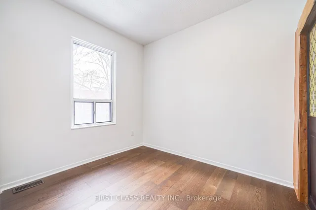 Additional property image - 3 Clinton Pl