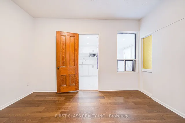 Additional property image - 3 Clinton Pl