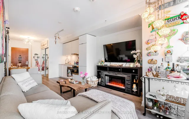 Additional property image - 15 Queens Quay Unit 921