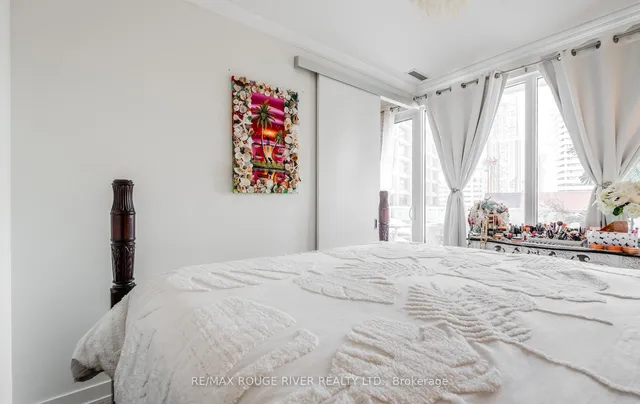 Additional property image - 15 Queens Quay Unit 921