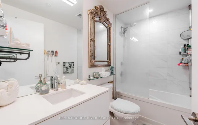 Additional property image - 15 Queens Quay Unit 921