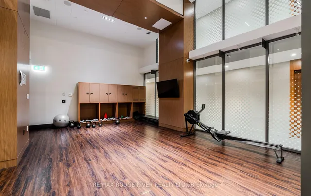 Additional property image - 15 Queens Quay Unit 921
