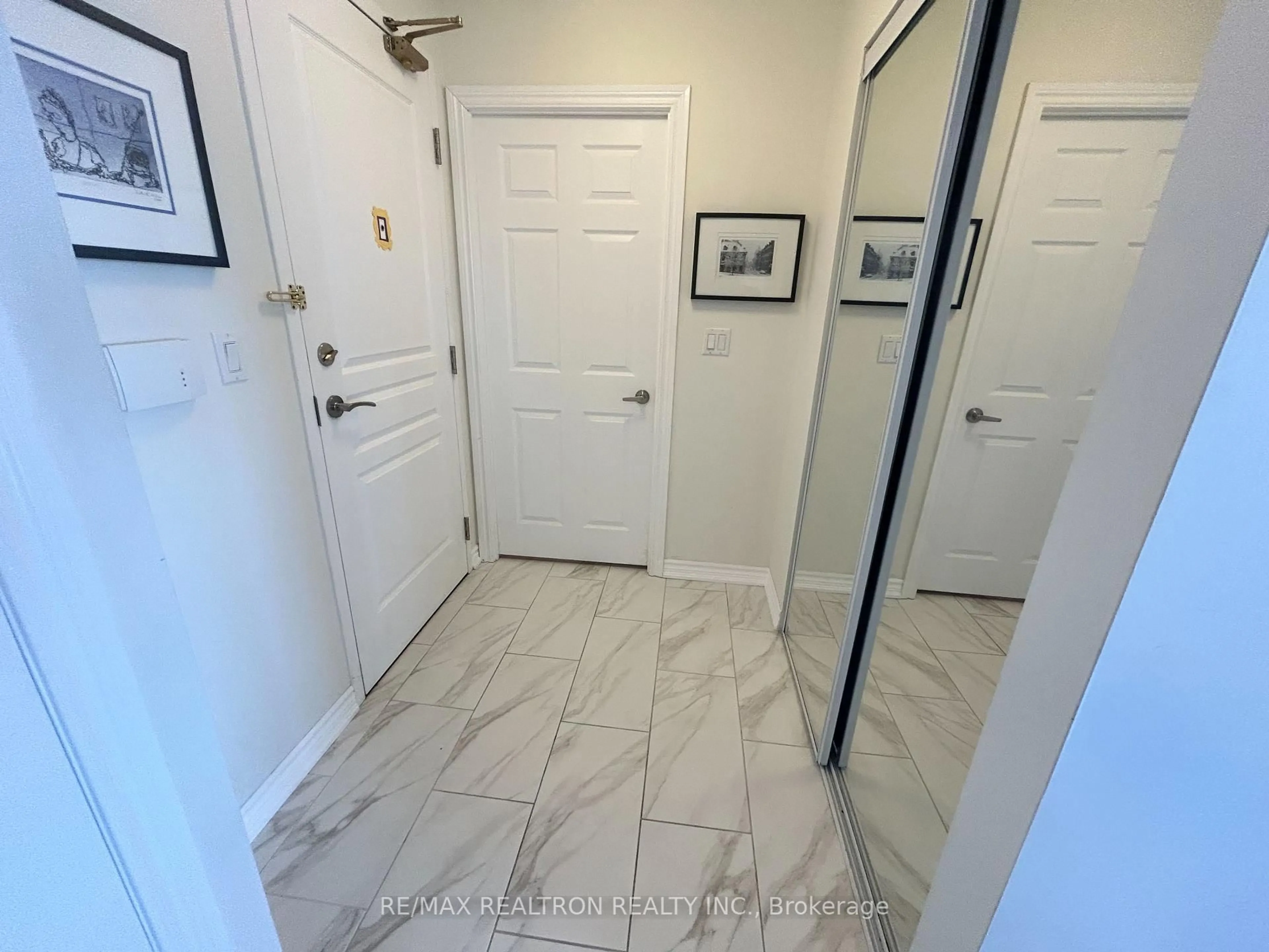 Indoor entryway for 16 Dallimore Circ #414, Toronto Ontario M3C 4C4