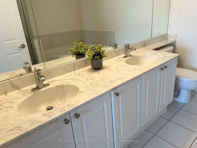 Additional property image - 16 Dallimore Circ Unit 414
