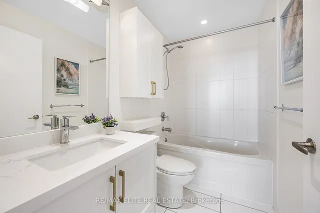 Additional property image - 25 Capreol Crt Unit 3805