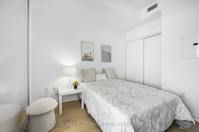Additional property image - 25 Capreol Crt Unit 3805