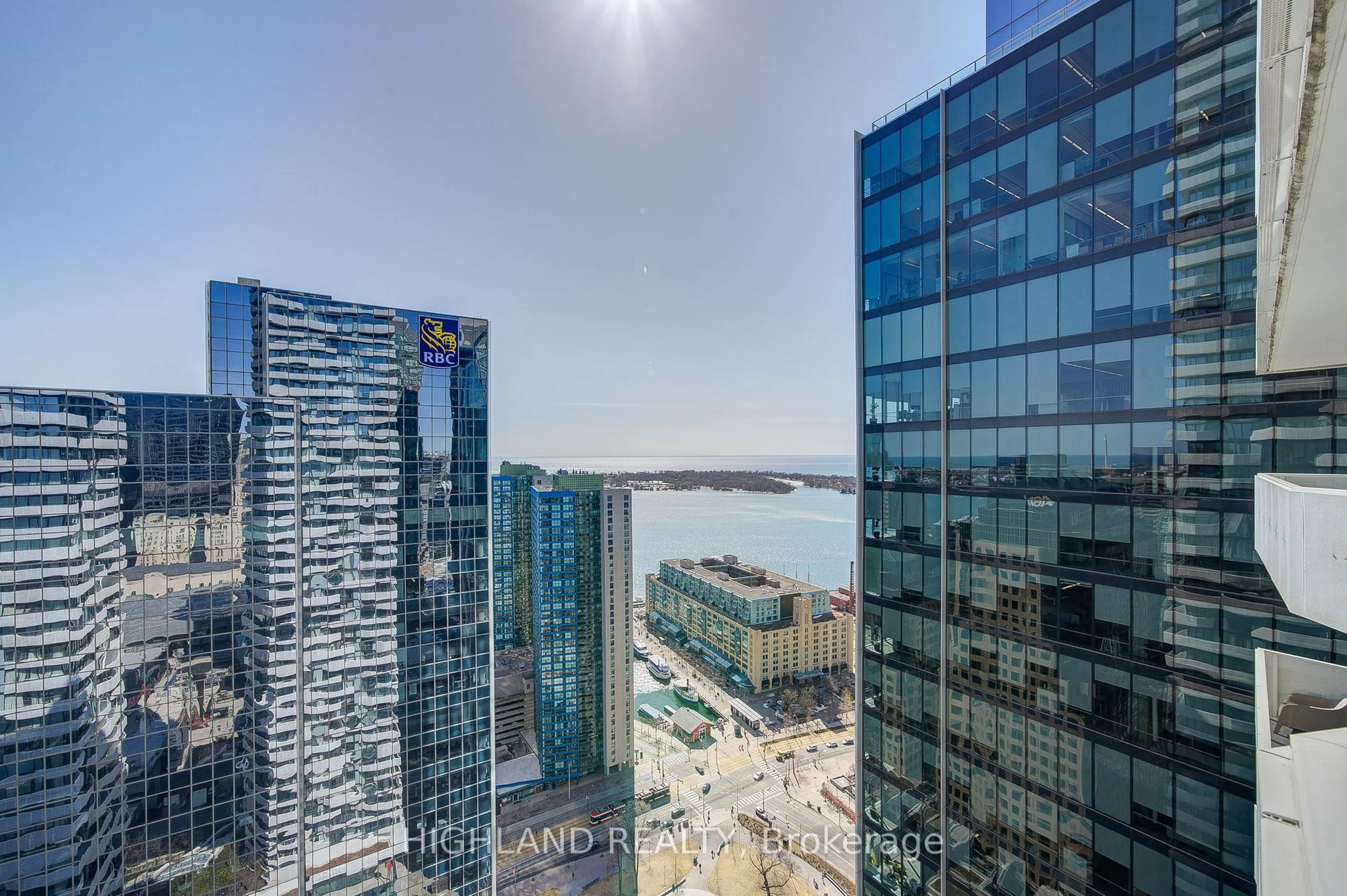 A pic from outside/outdoor area/front of a property/back of a property/a pic from drone, city buildings view from balcony for 100 Harbour St #3909, Toronto Ontario M5J 0B5