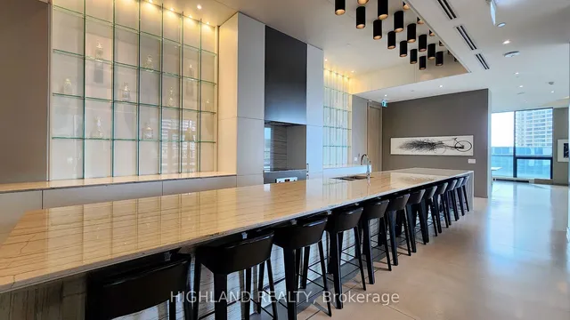 Additional property image - 100 Harbour St Unit 3909