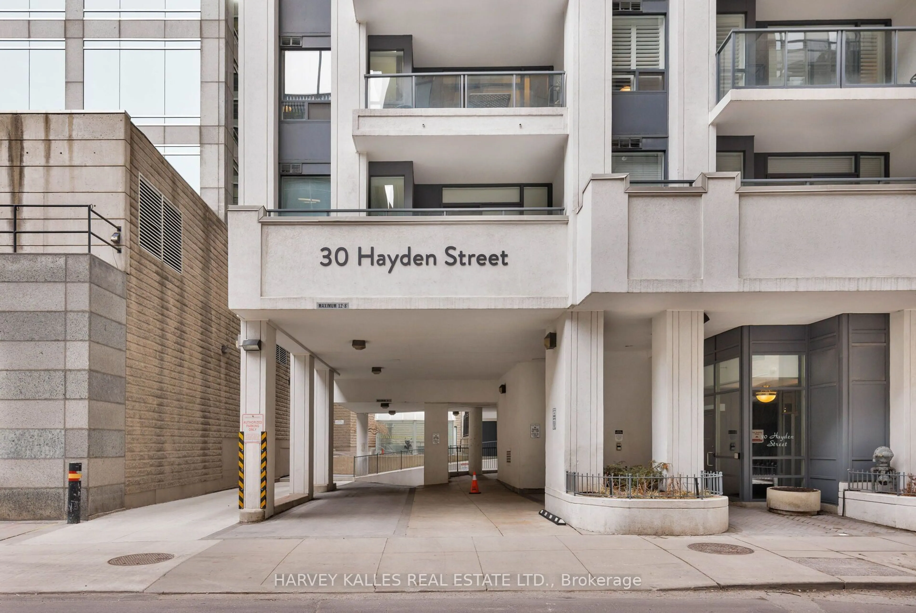 Indoor foyer for 30 Hayden St #302, Toronto Ontario M4Y 3B8