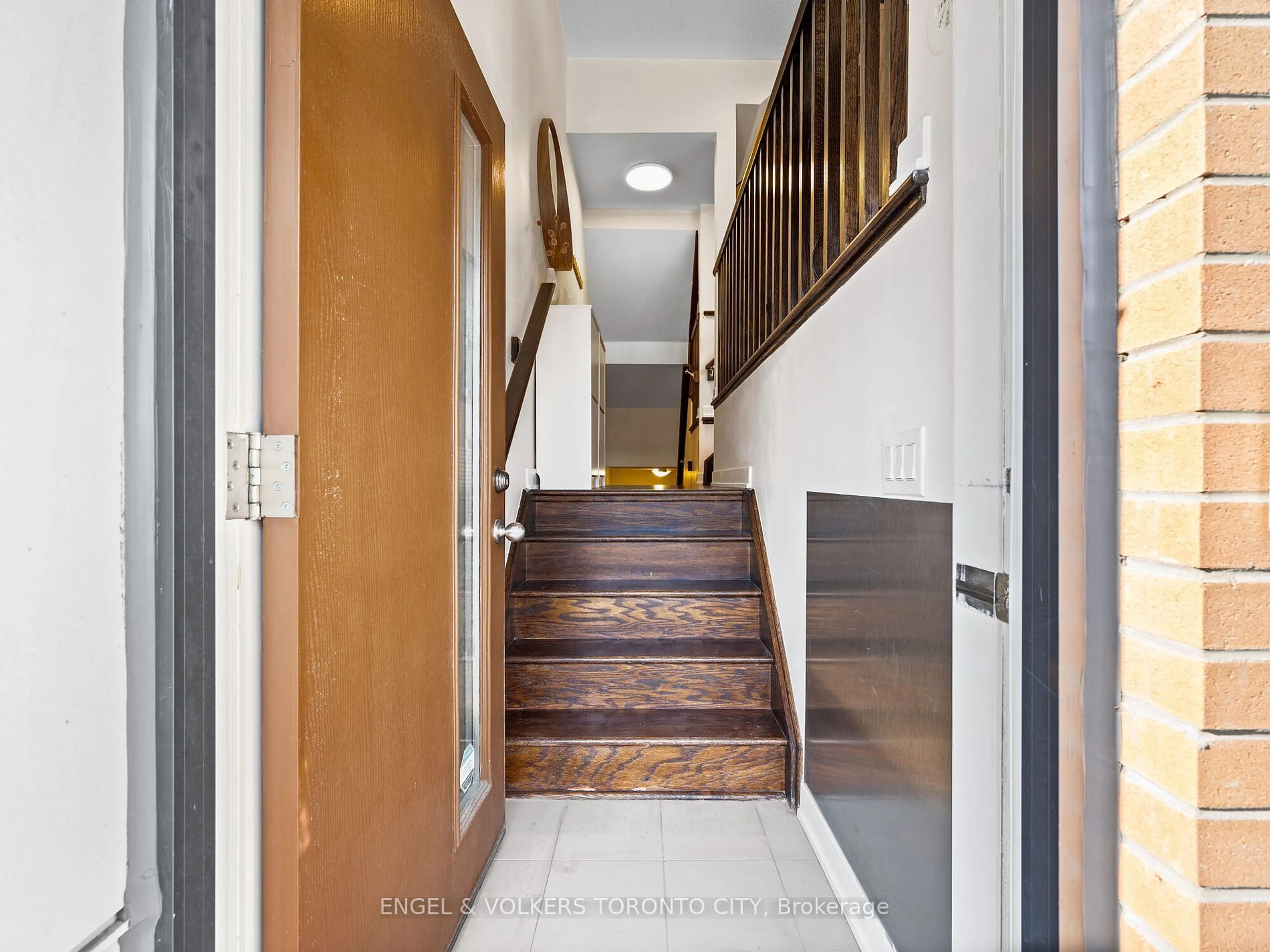 Indoor entryway for 56 Cole St, Toronto Ontario M5A 0A8