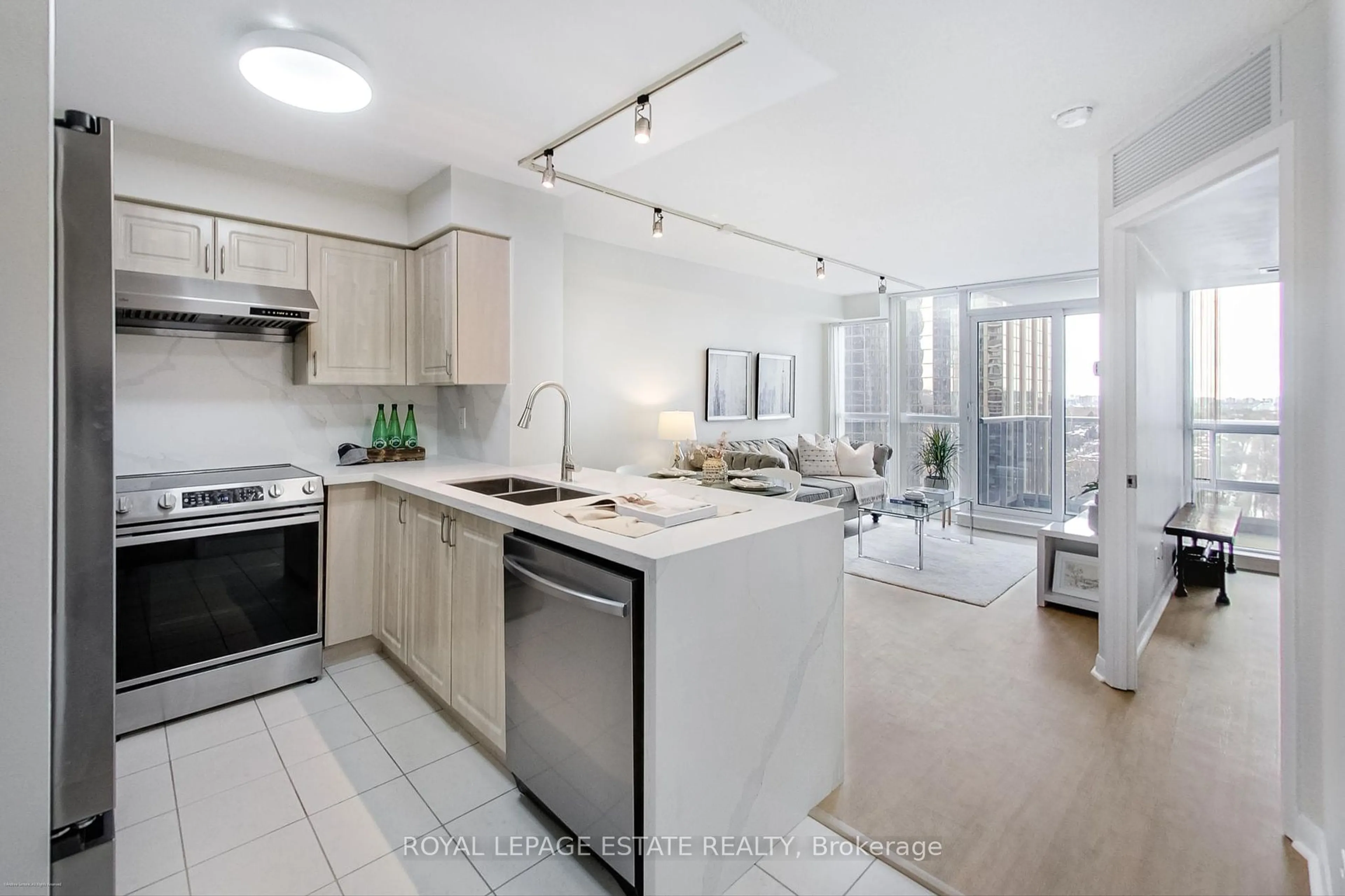 Contemporary kitchen, unknown for 4968 Yonge St #2206, Toronto Ontario M2N 7G9