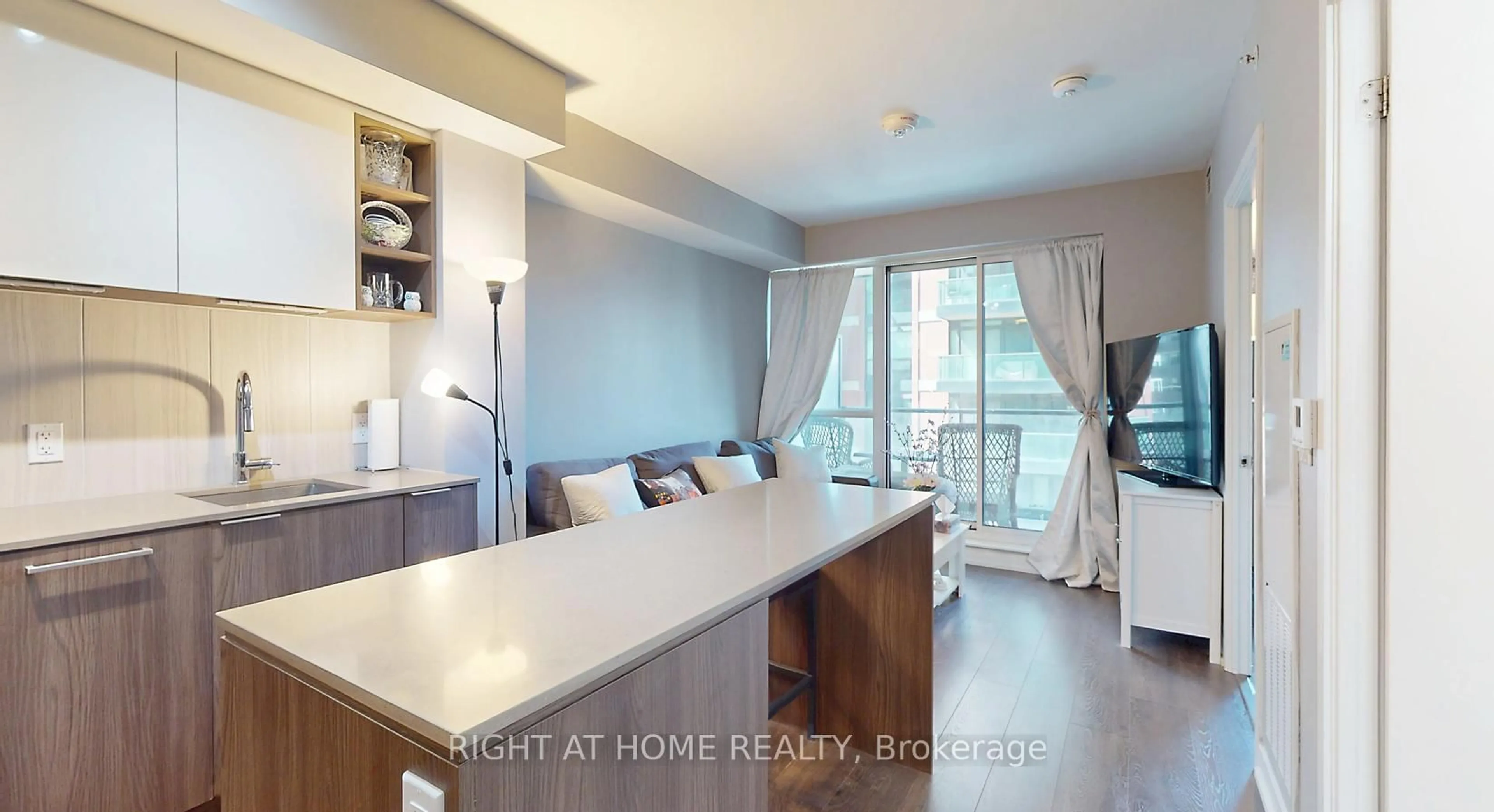 Open concept kitchen, unknown for 31 Tippet Rd #541, Toronto Ontario M3H 0C8