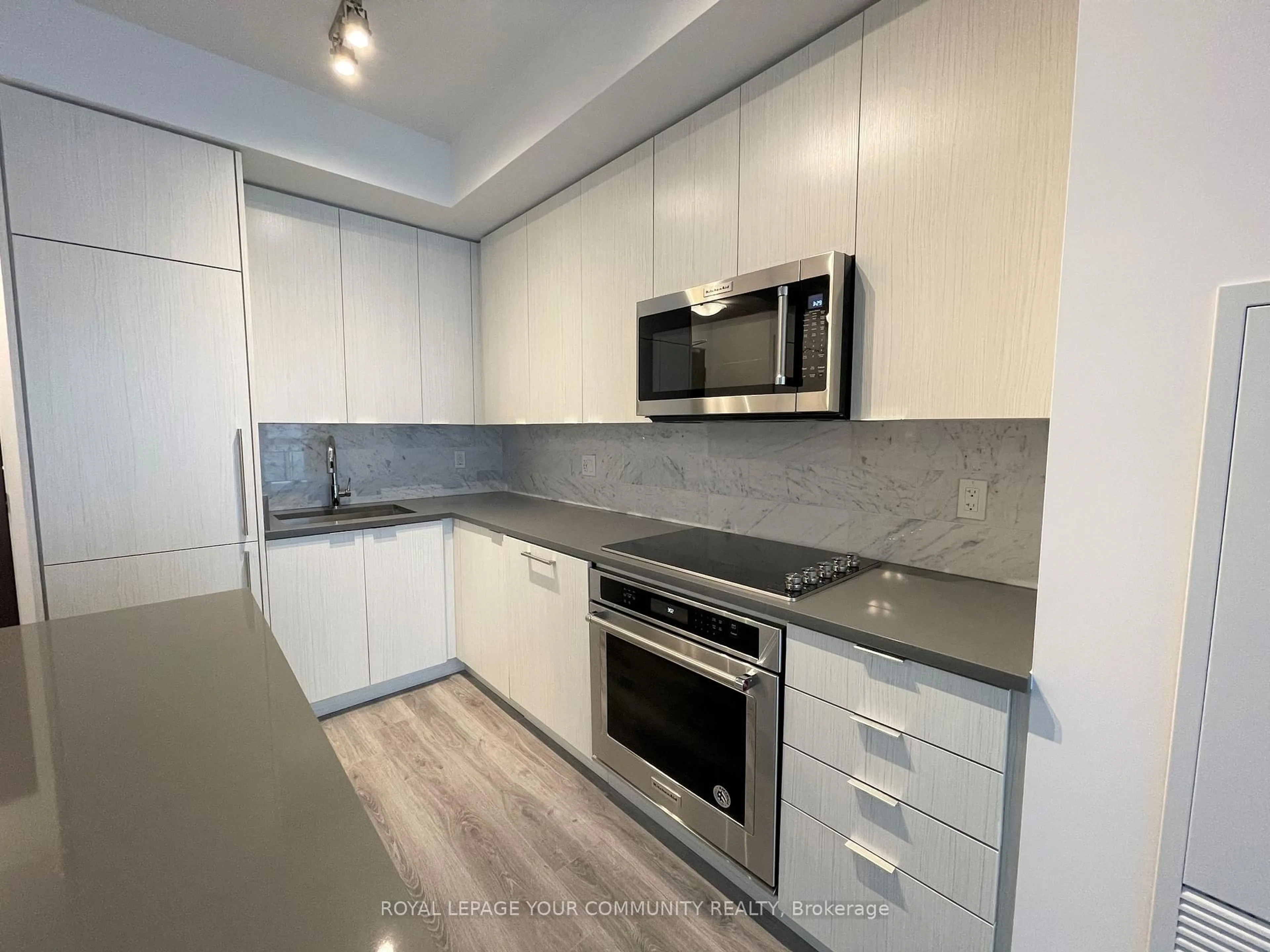 Standard kitchen, unknown for 38 Iannuzzi St #1208, Toronto Ontario M5V 0S2