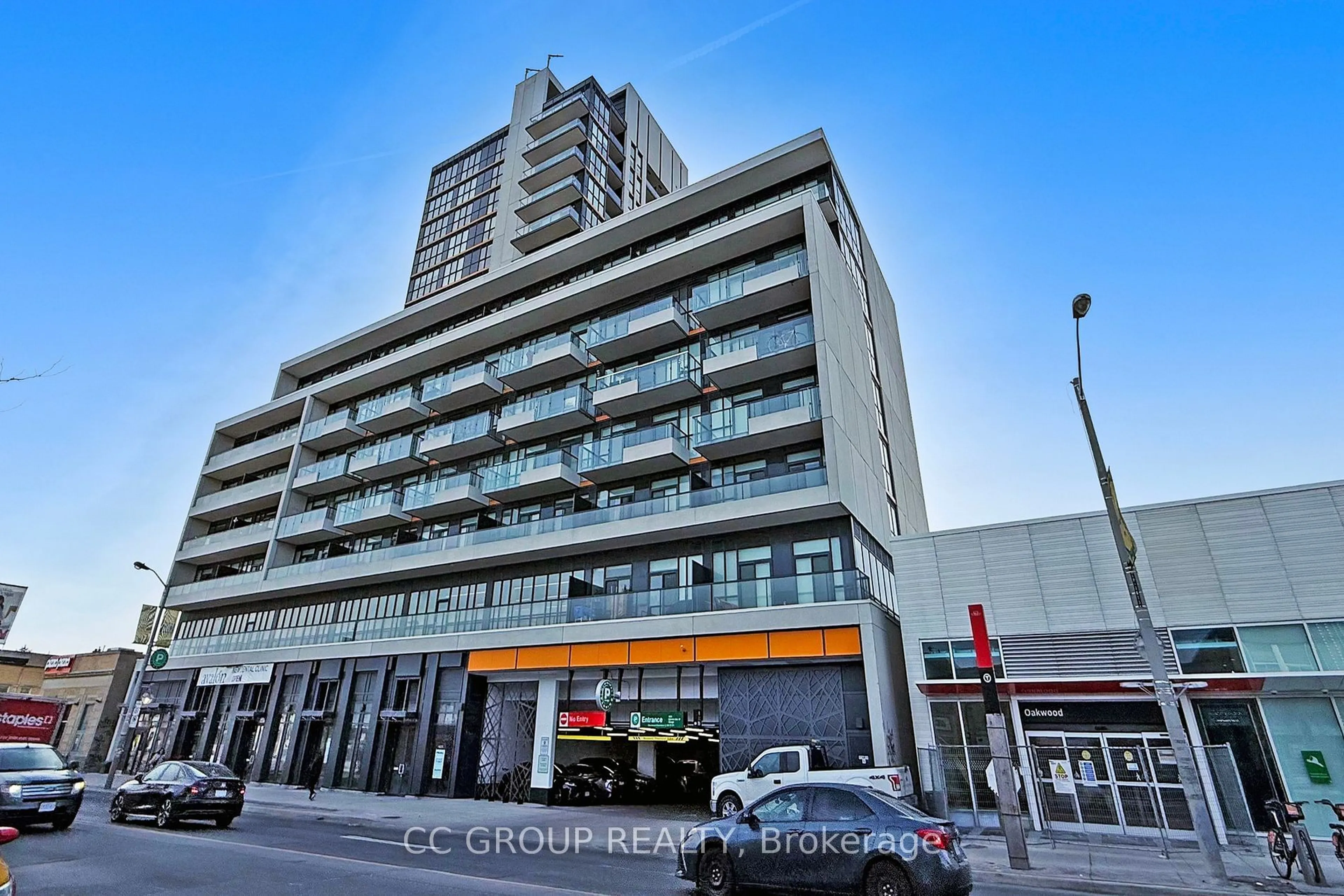 Indoor foyer for 1603 Eglinton Ave #608, Toronto Ontario M6E 0A1