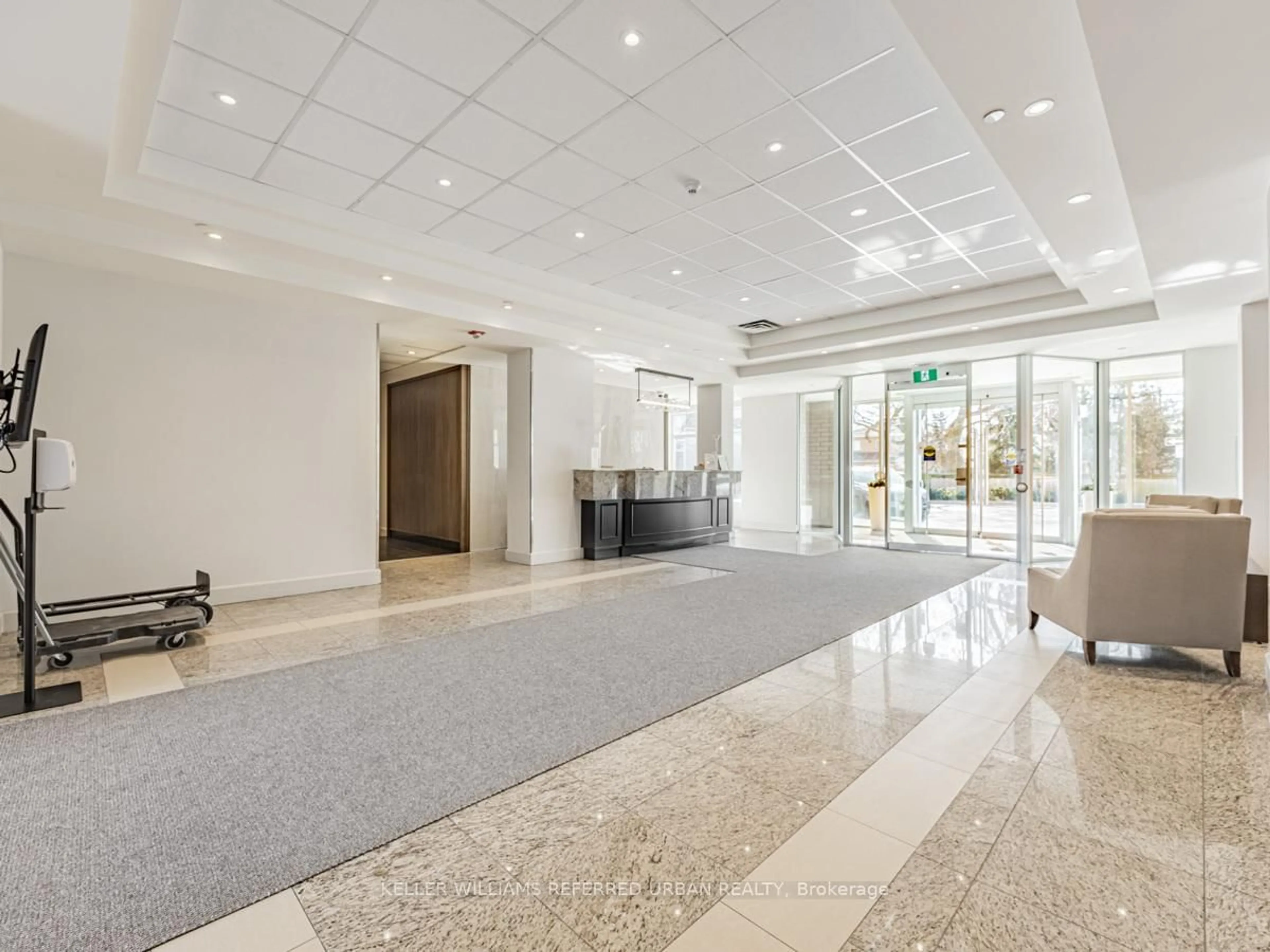 Lobby for 701 Sheppard Ave #116, Toronto Ontario M3H 0B2