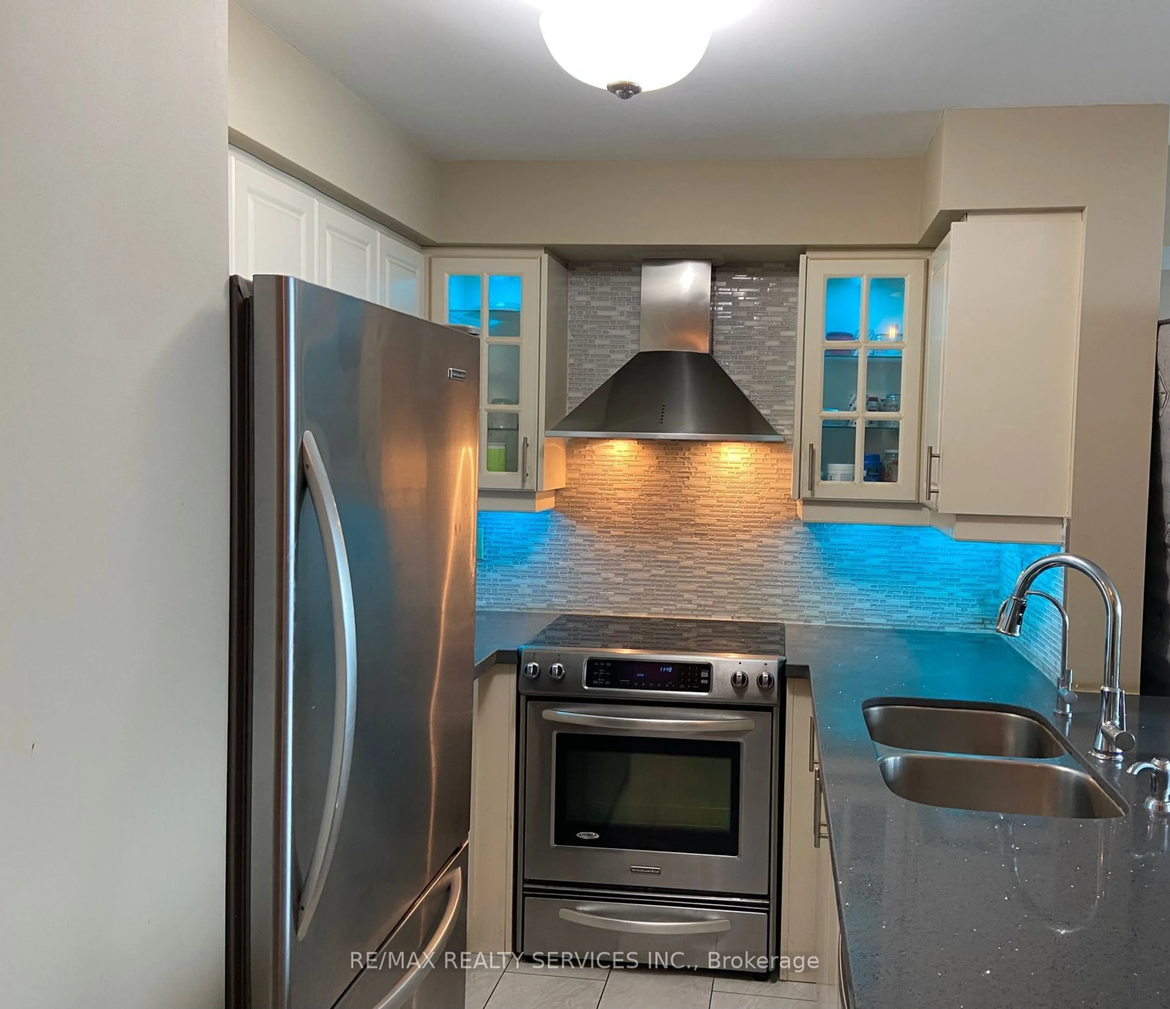 Standard kitchen, unknown for 5500 Yonge St #2307, Toronto Ontario M2N 7L1