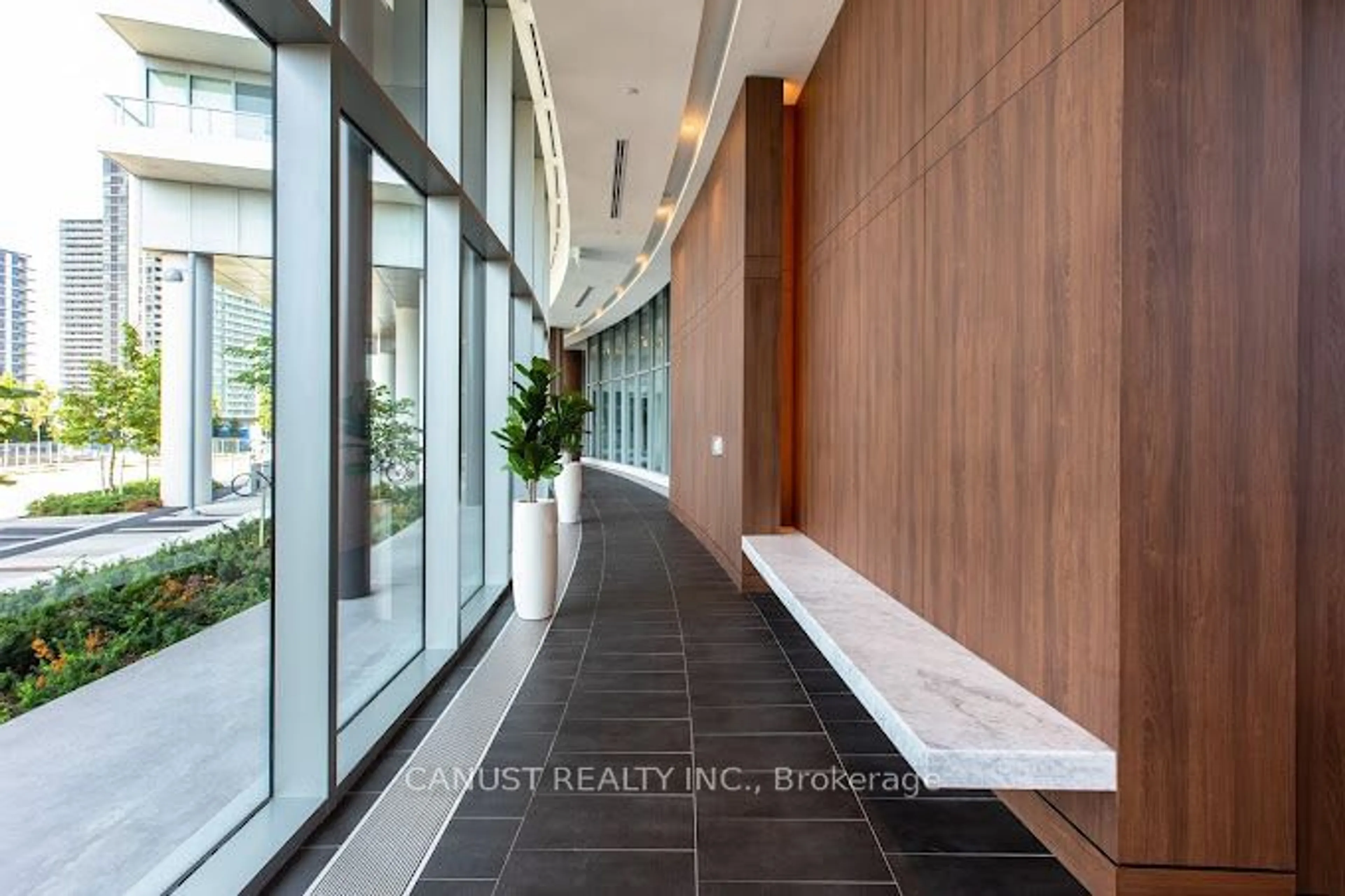 Indoor foyer for 115 McMahon Dr #1606, Toronto Ontario M2K 0E4