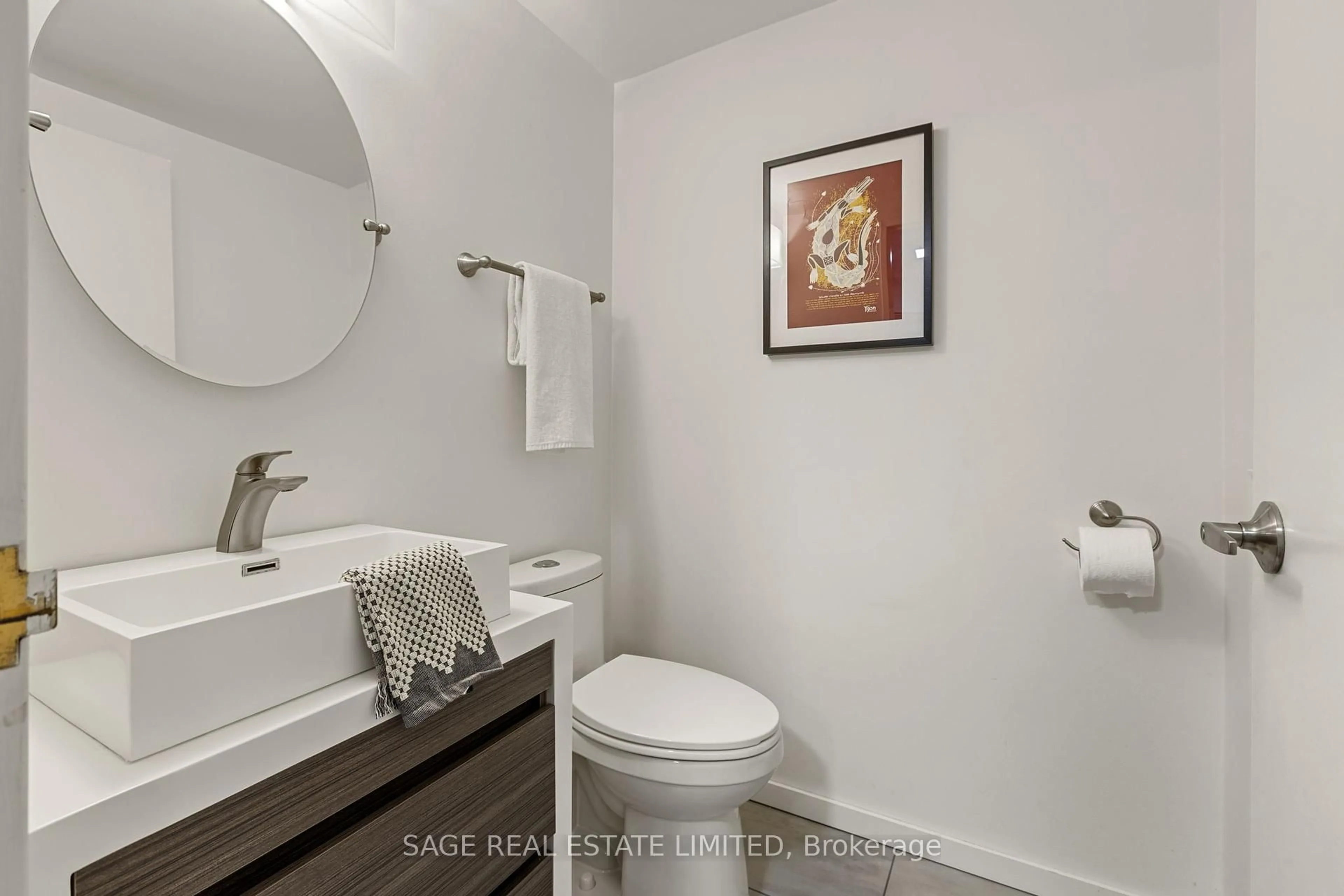 Standard bathroom, unknown for 40 Sylvan Valley Way #316, Toronto Ontario M5M 4M3