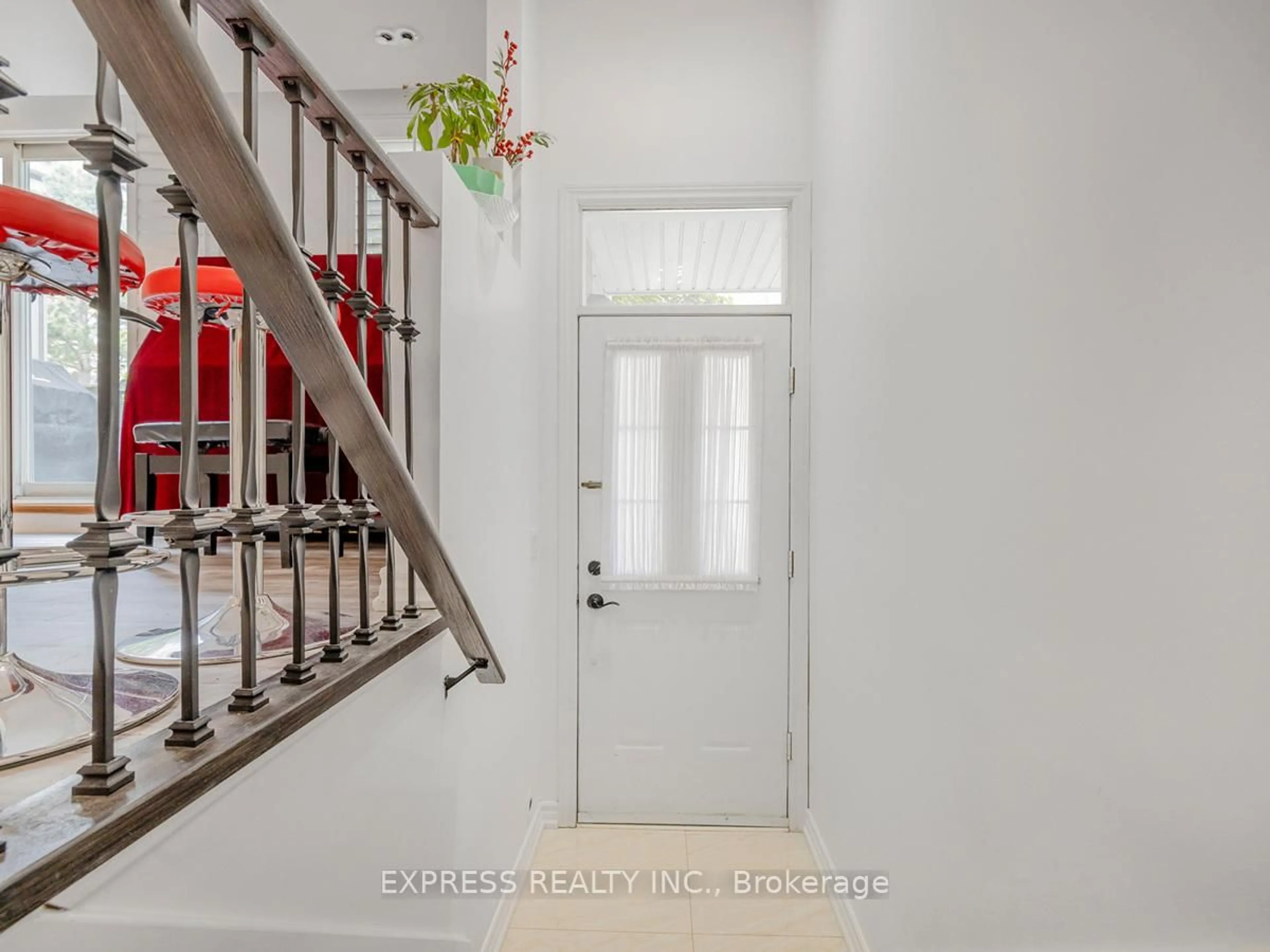 Indoor entryway for 28 Sommerset Way #1206, Toronto Ontario M2N 6W7