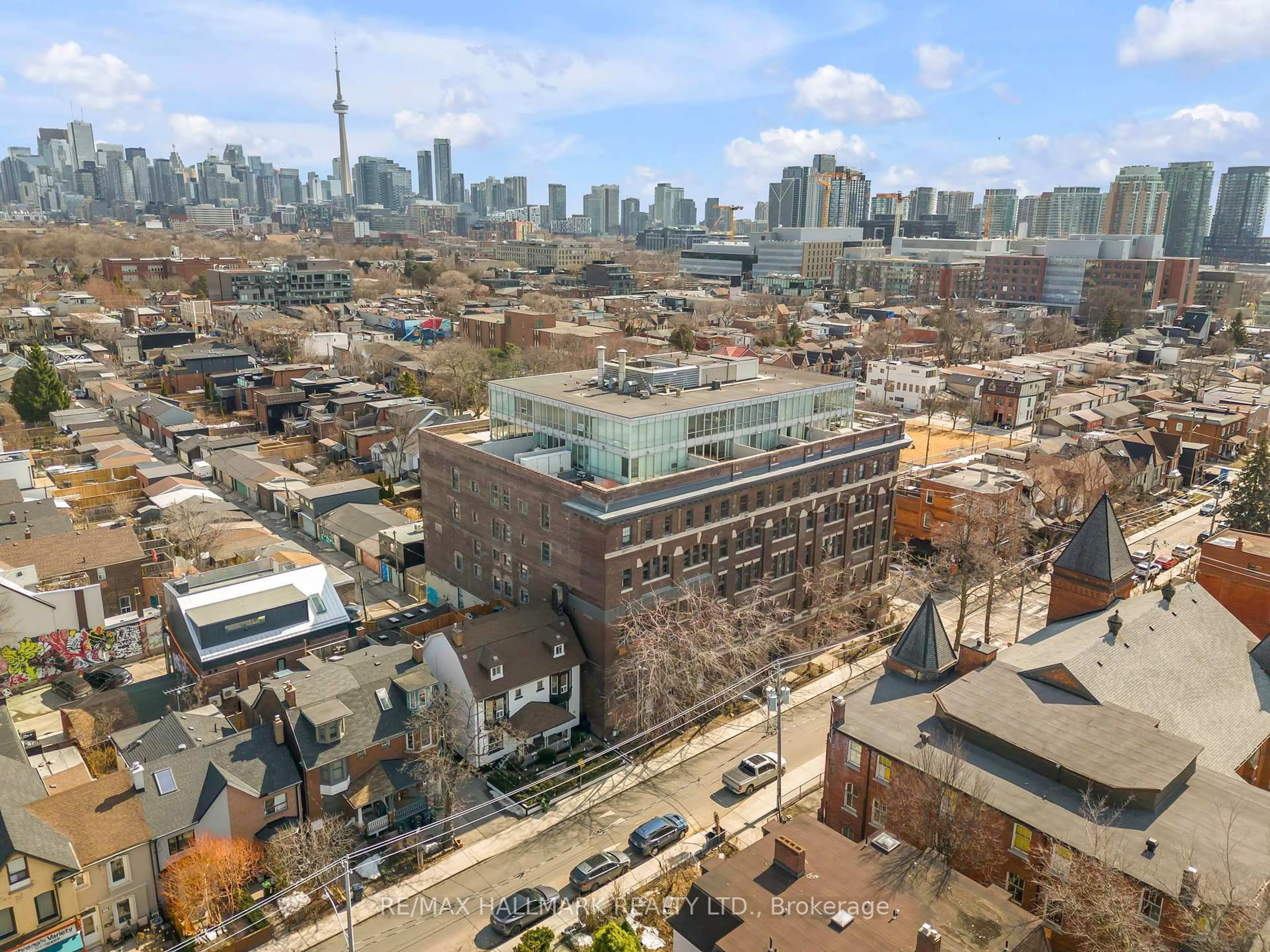 A pic from outside/outdoor area/front of a property/back of a property/a pic from drone, city buildings view from balcony for 183 Dovercourt Rd #106, Toronto Ontario M6J 3C1