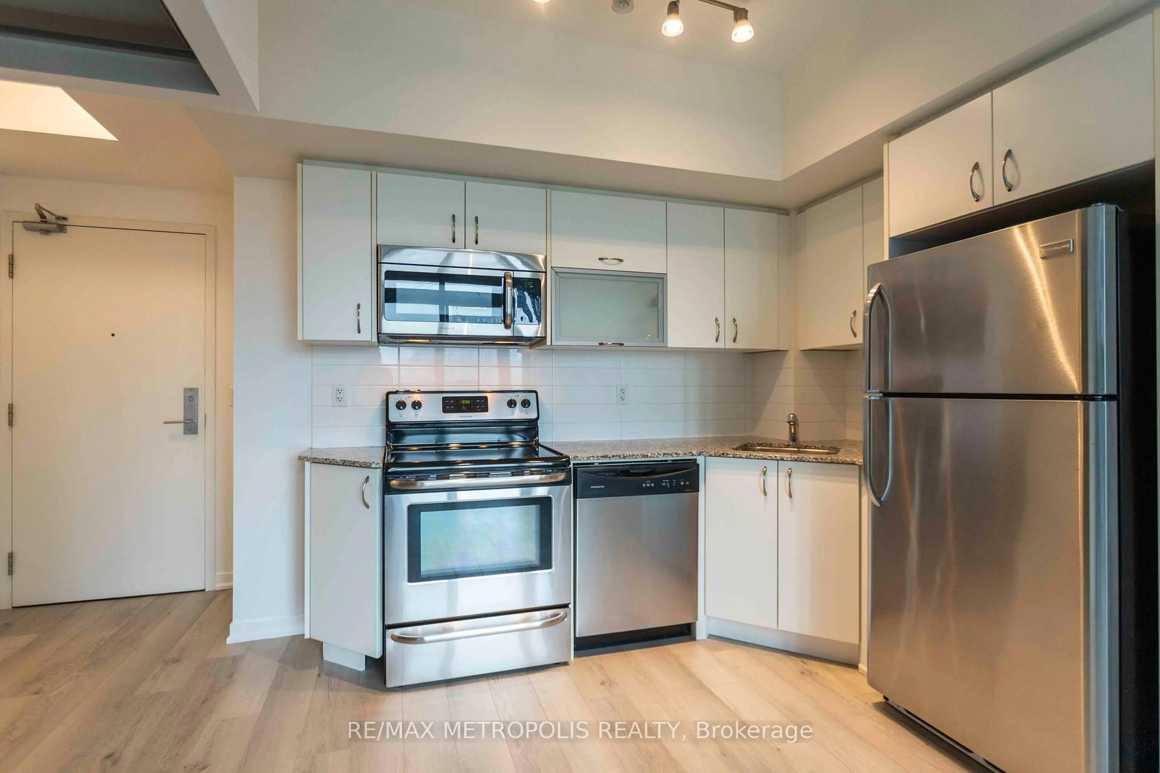 Standard kitchen, unknown for 55 East Liberty St #717, Toronto Ontario M6K 3P9