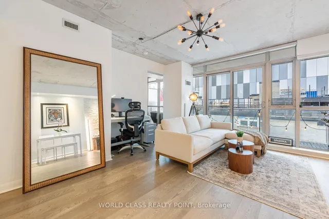 Additional property image - 375 King St Unit 705