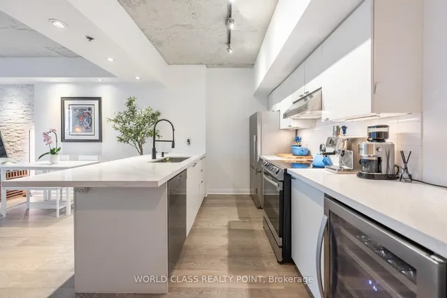 Additional property image - 375 King St Unit 705