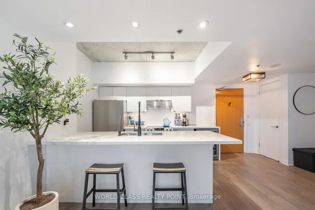 Additional property image - 375 King St Unit 705