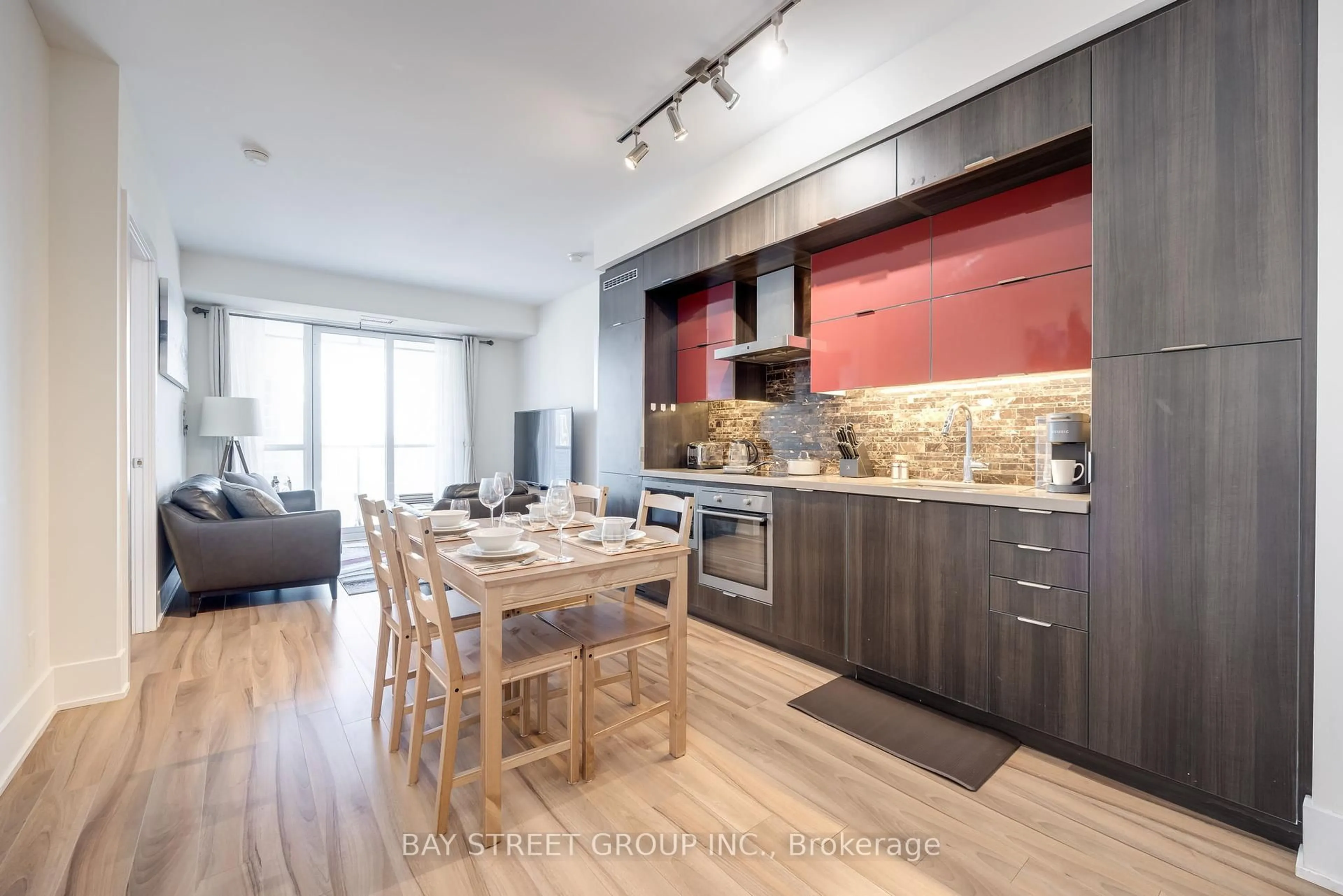 Open concept kitchen, wood/laminate floor for 300 Front St #3710, Toronto Ontario M5V 0E9