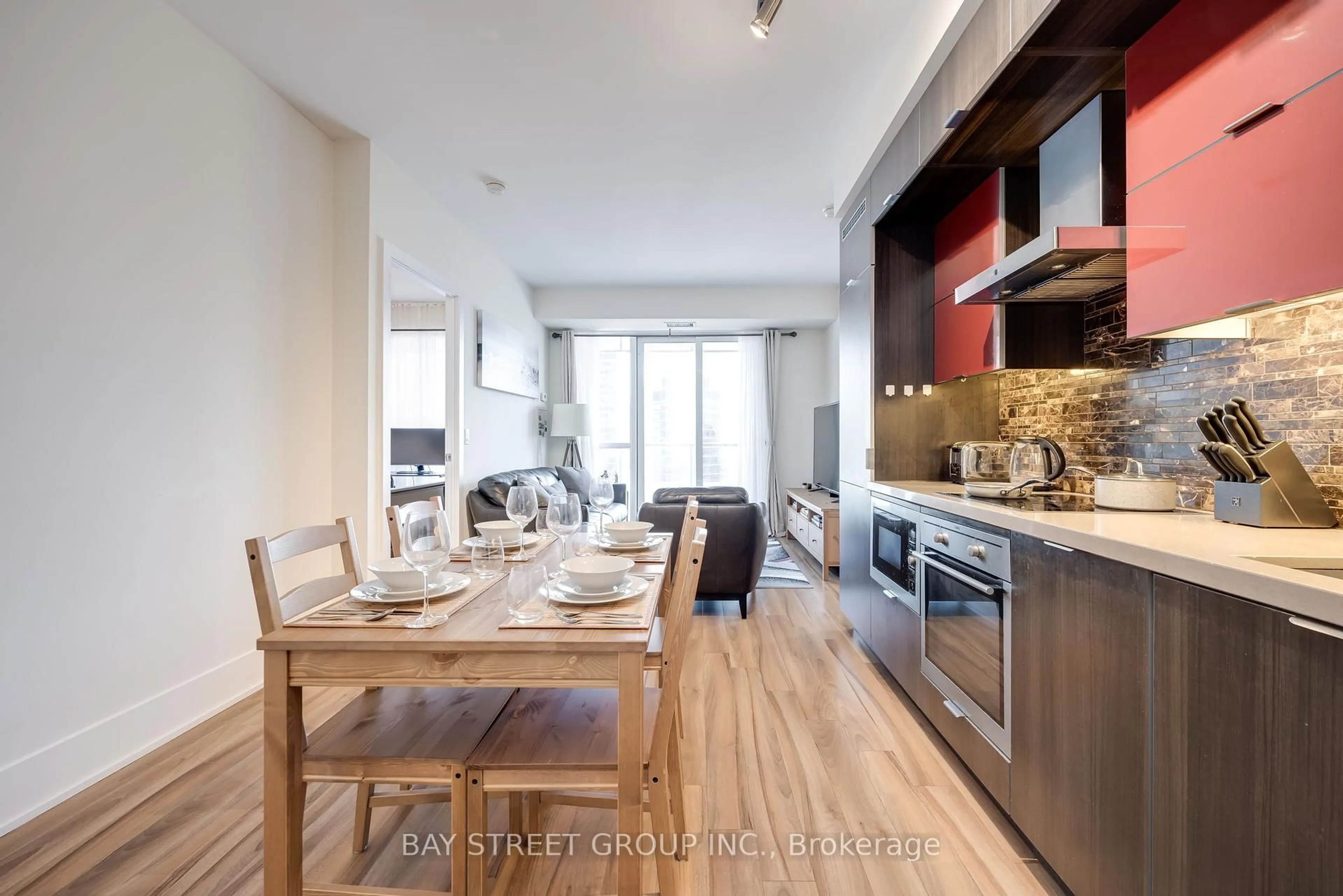 Open concept kitchen, wood/laminate floor for 300 Front St #3710, Toronto Ontario M5V 0E9