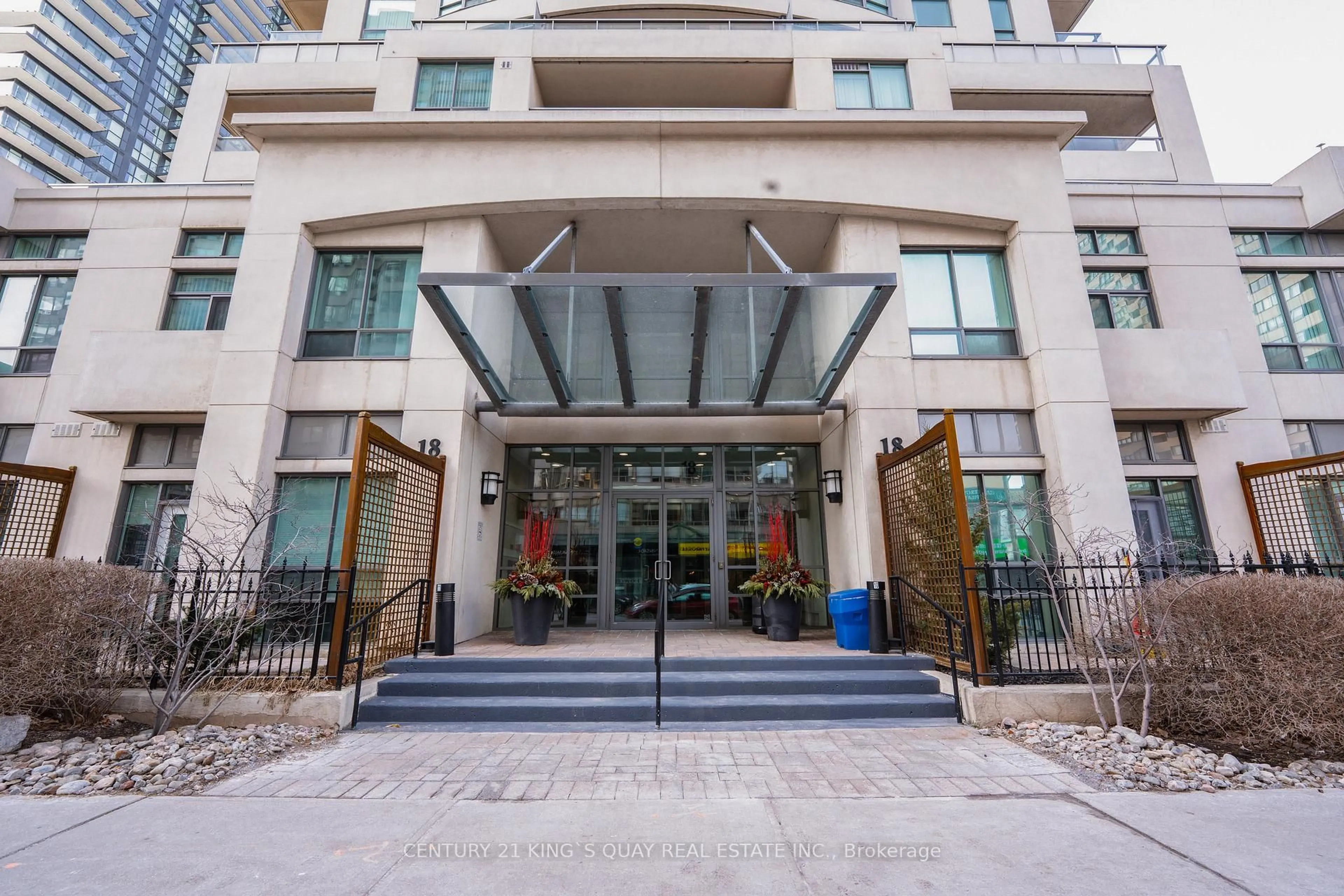 Indoor foyer for 18 Spring Garden Ave #1906, Toronto Ontario M2N 7M2