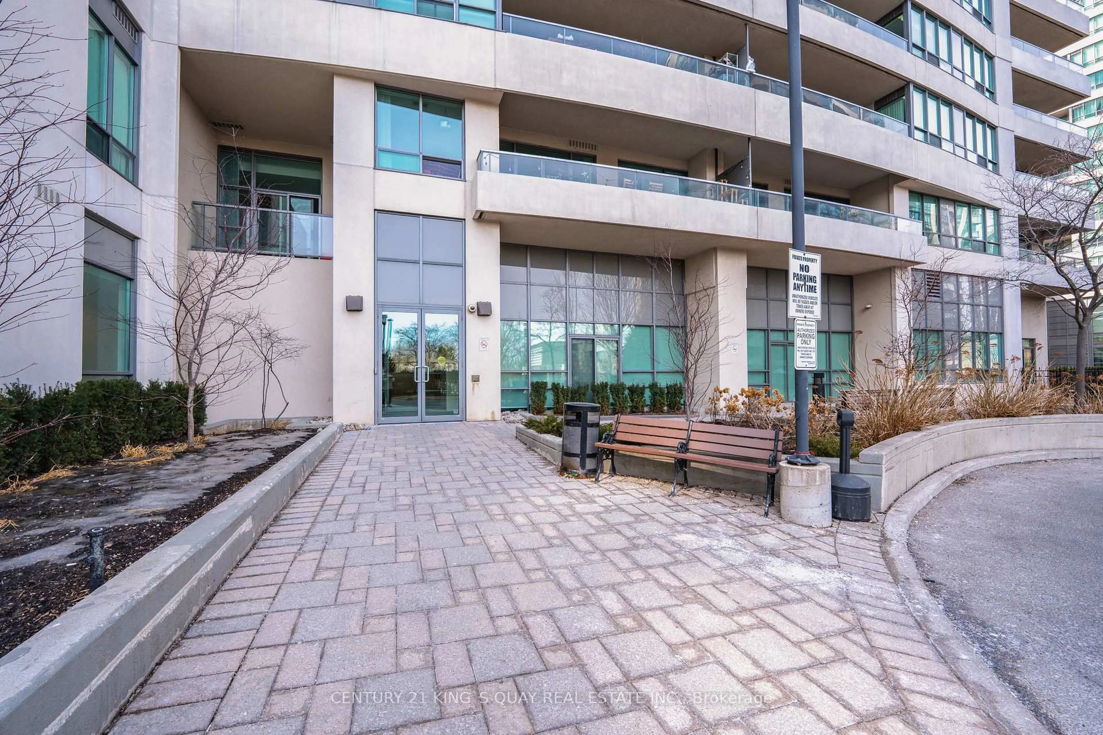 Patio, building for 18 Spring Garden Ave #1906, Toronto Ontario M2N 7M2