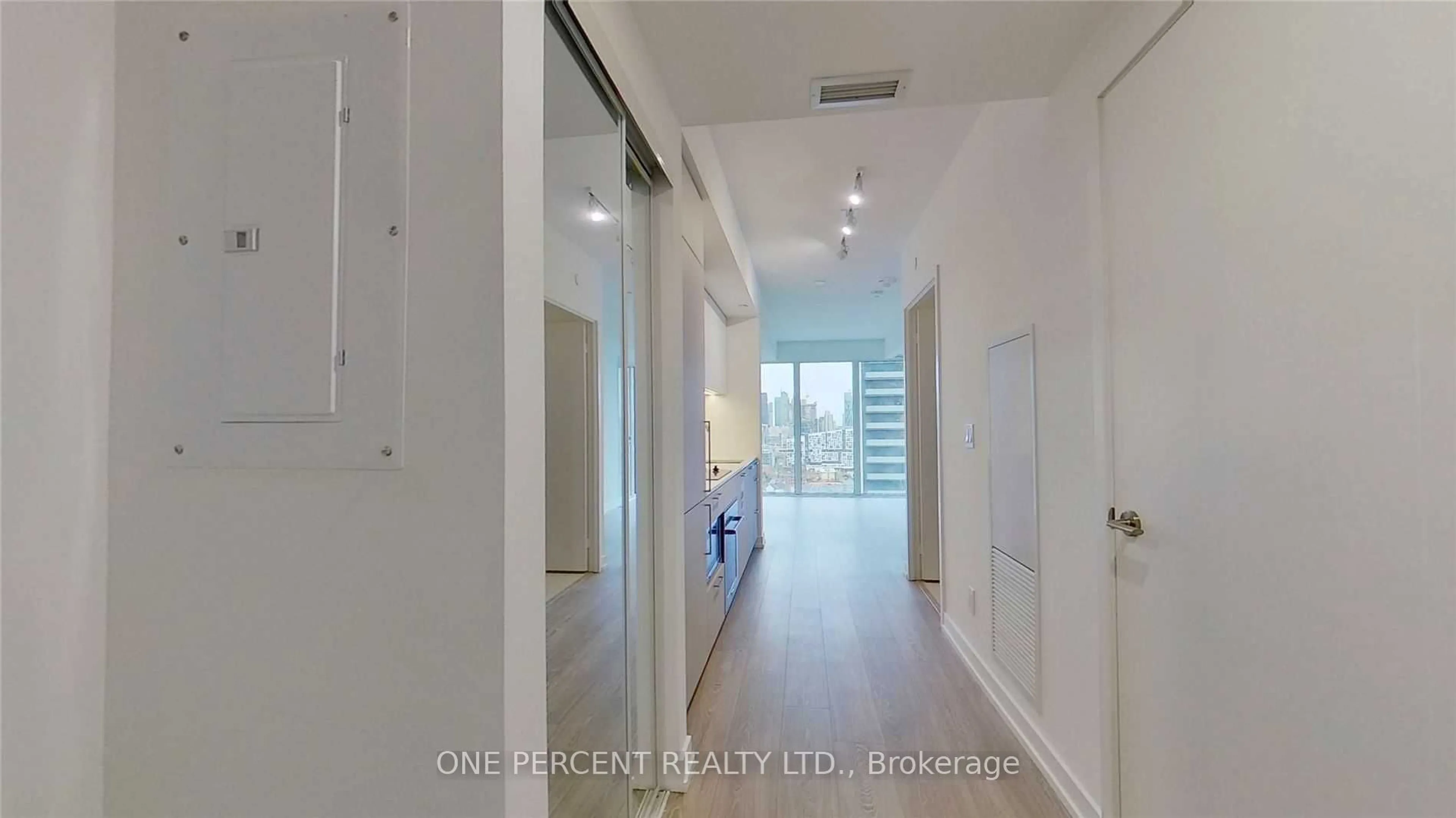 Indoor entryway for 19 Western Battery Rd #2722, Toronto Ontario M6K 3S4