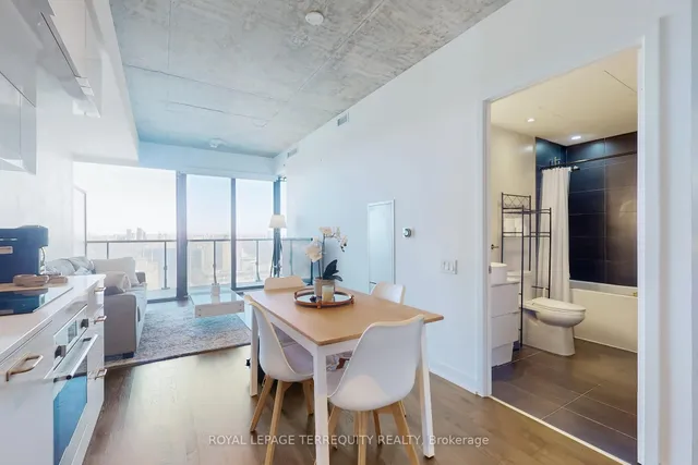 Additional property image - 185 Roehampton Ave Unit 1707