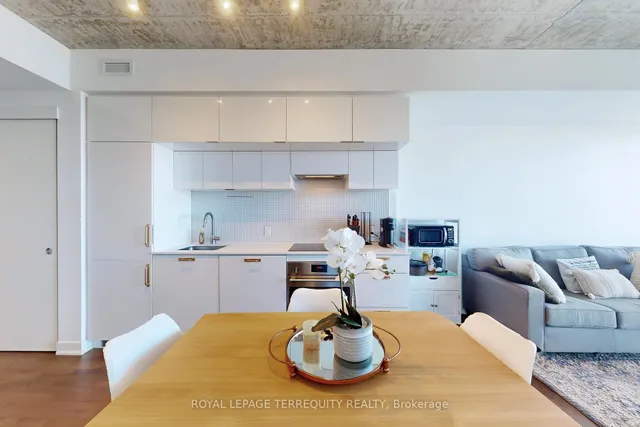 Additional property image - 185 Roehampton Ave Unit 1707