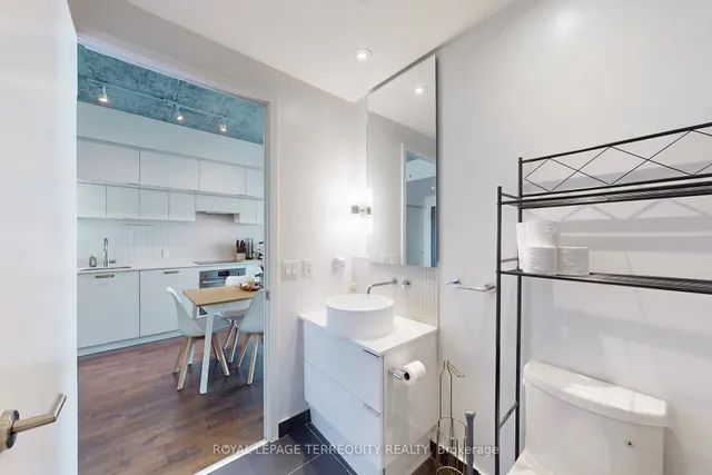 Additional property image - 185 Roehampton Ave Unit 1707