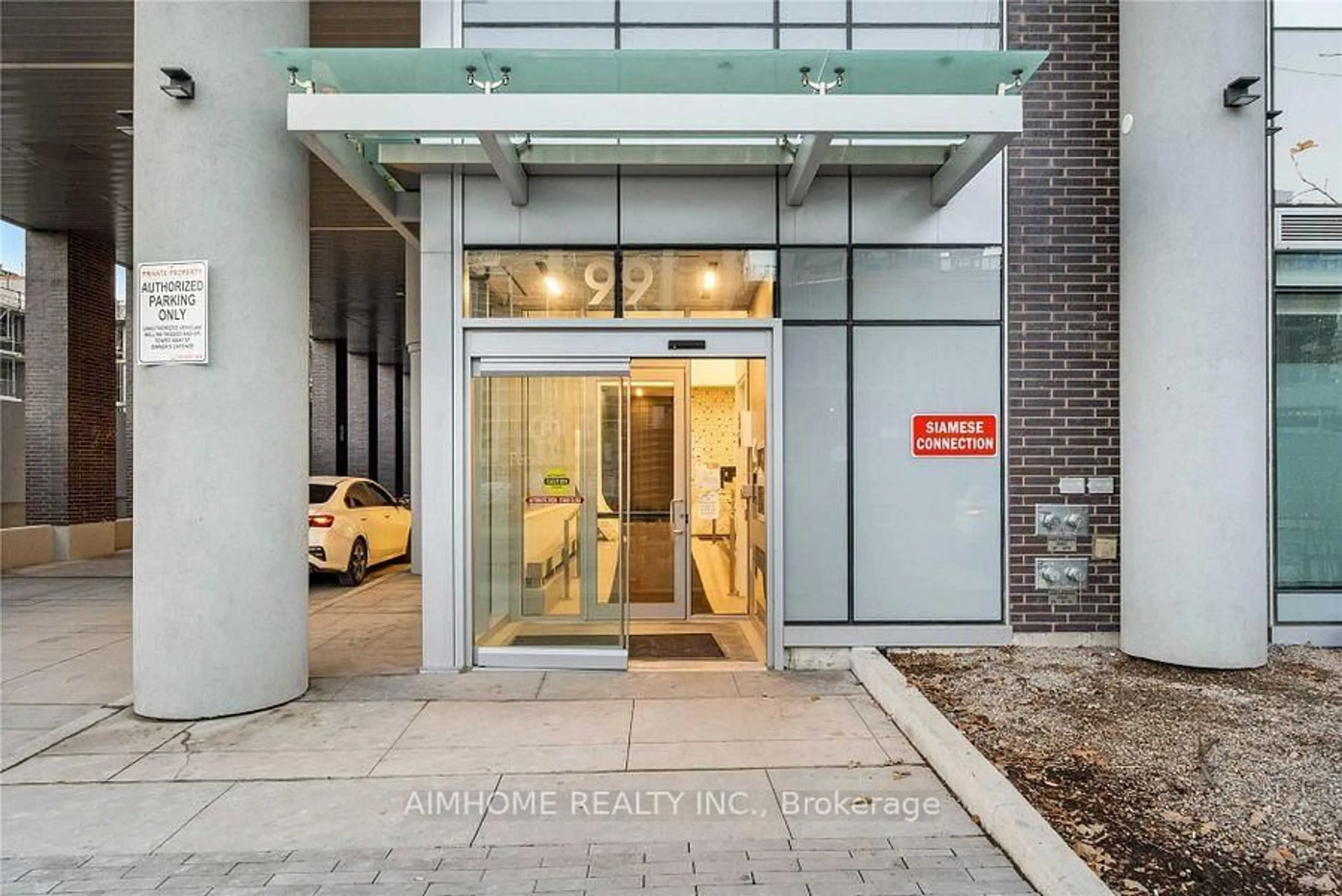 Indoor foyer for 99 Broadway Ave #1906, Toronto Ontario M4P 0E3