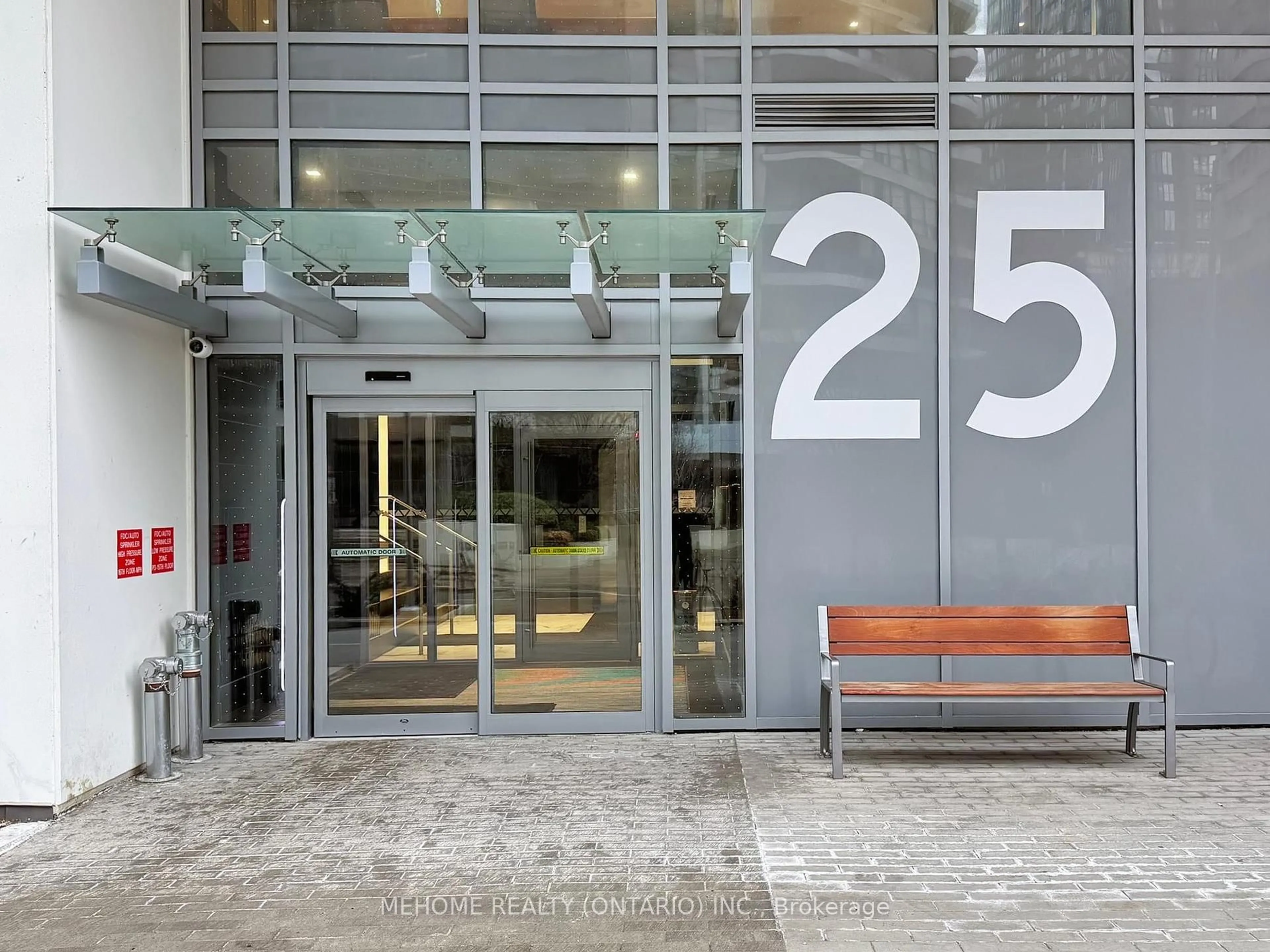 Indoor foyer for 25 Holly St #703, Toronto Ontario M4S 0E3