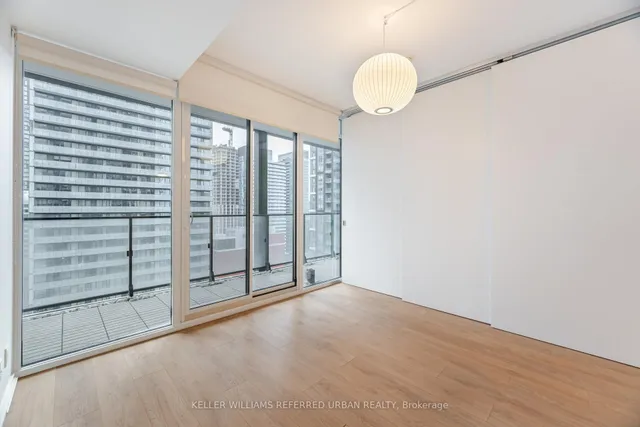 Additional image 33 of 125 Peter St Unit 1811