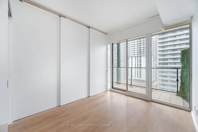 Additional image 28 of 125 Peter St Unit 1811