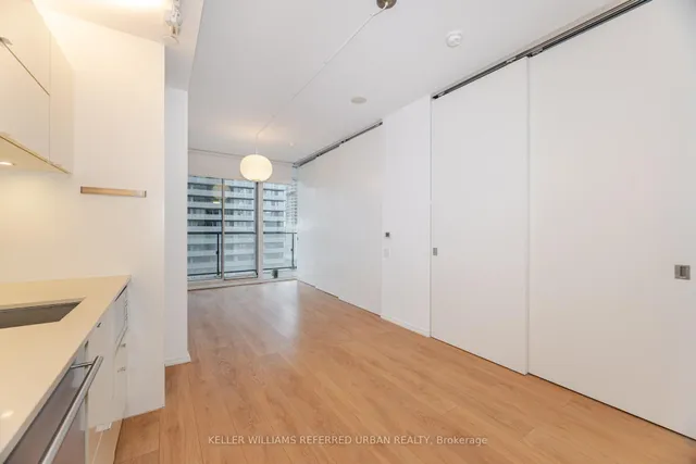 Additional image 38 of 125 Peter St Unit 1811