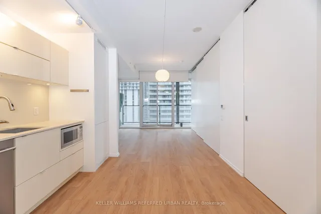 Additional image 37 of 125 Peter St Unit 1811